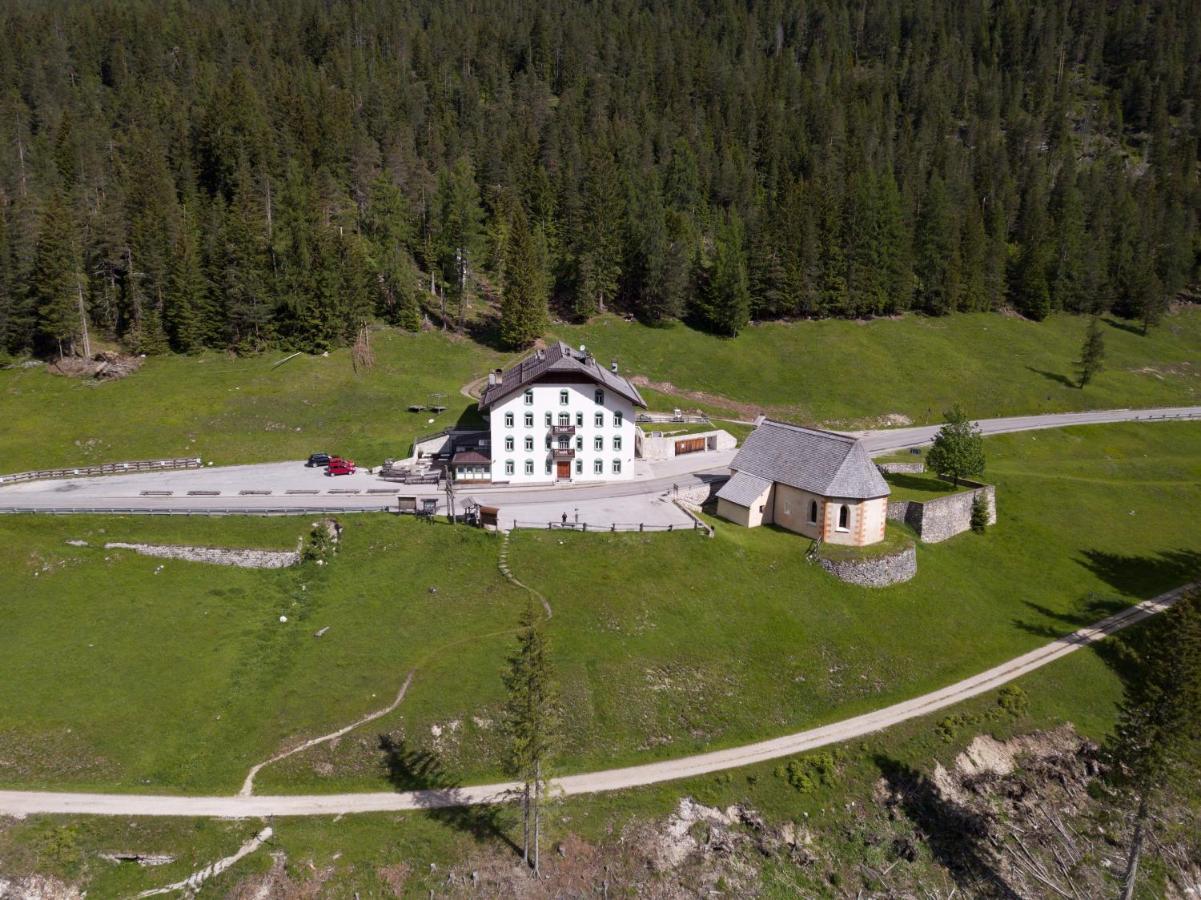 Ristorante Rifugio Ospitale Otel Cortina dʼAmpezzo Dış mekan fotoğraf